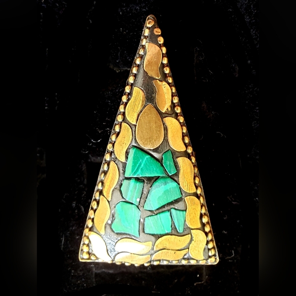 NWOT Malachite Nepali Ring, Handcrafted, Very Unusual, Adjustable Brass, Vivid. - Picture 6 of 6